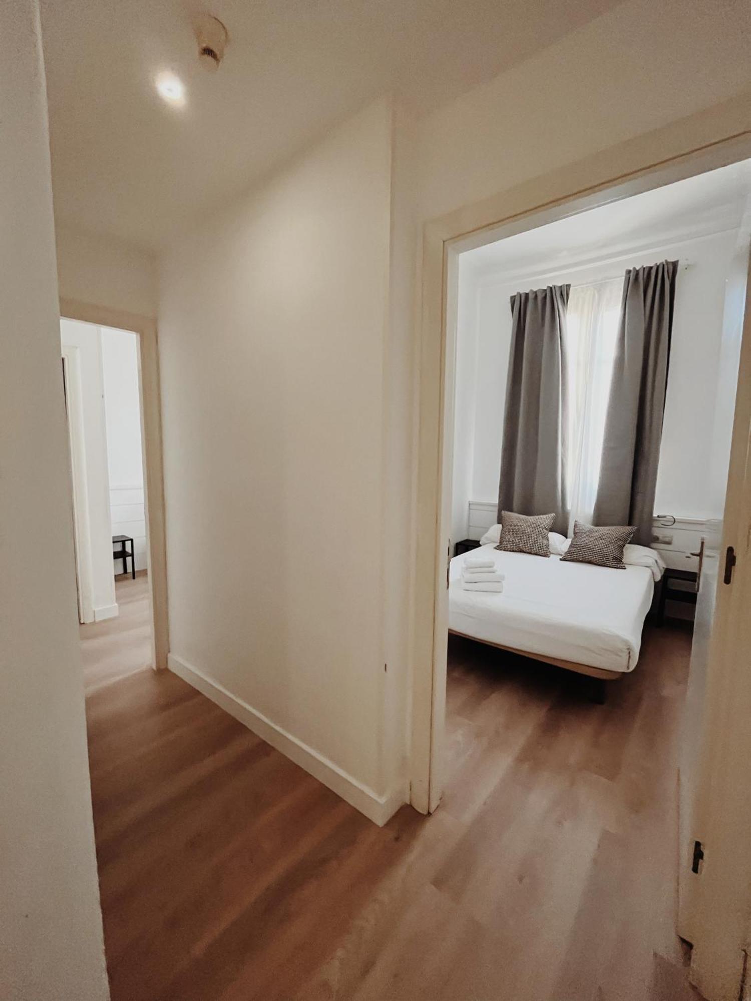 Apartamentos Express By Gaiarooms Барселона Экстерьер фото