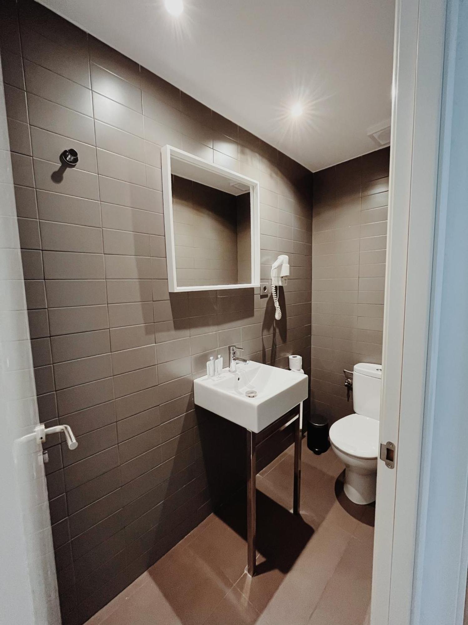 Apartamentos Express By Gaiarooms Барселона Экстерьер фото
