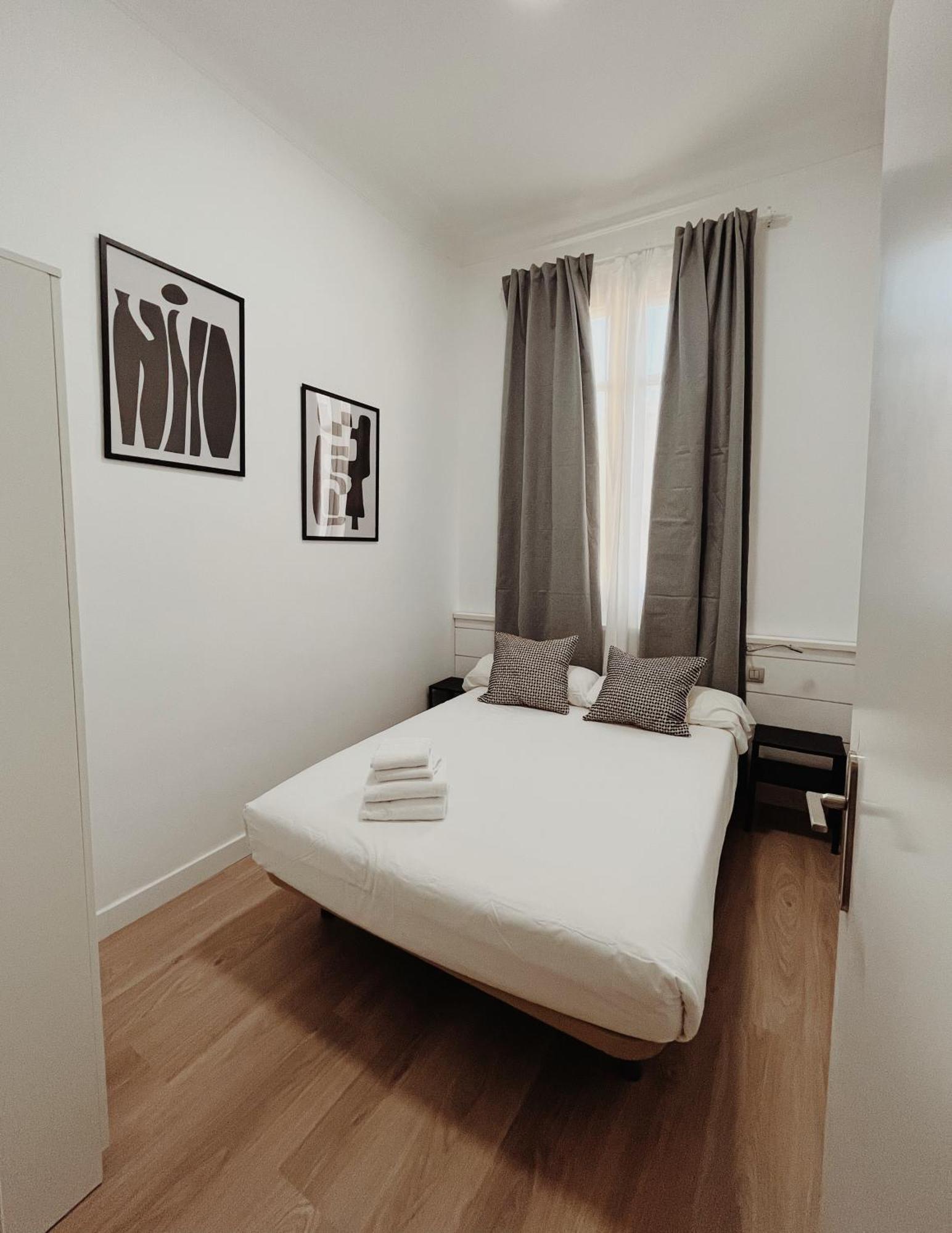Apartamentos Express By Gaiarooms Барселона Экстерьер фото